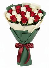 Букет Микс из красных и белых роз в Полтавской