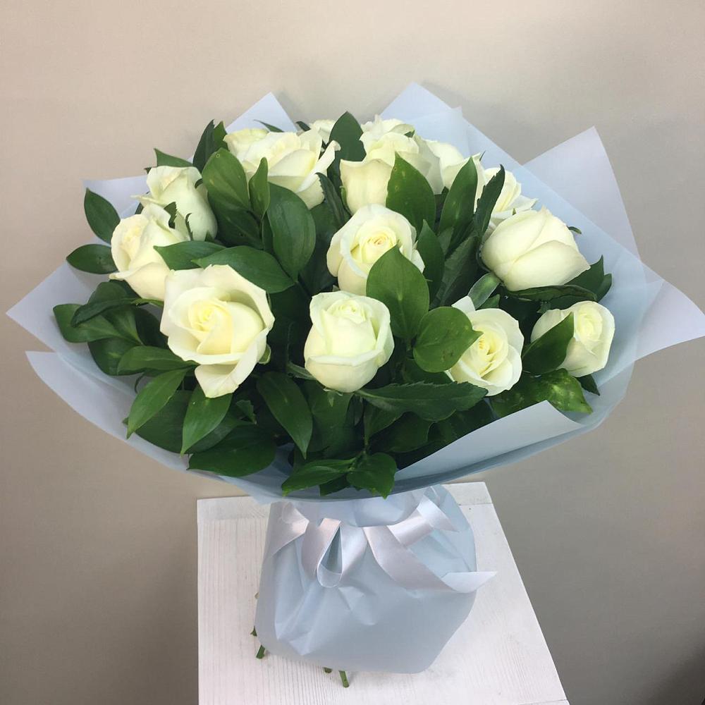 Букет 15 Белых роз Проуд в Полтавской