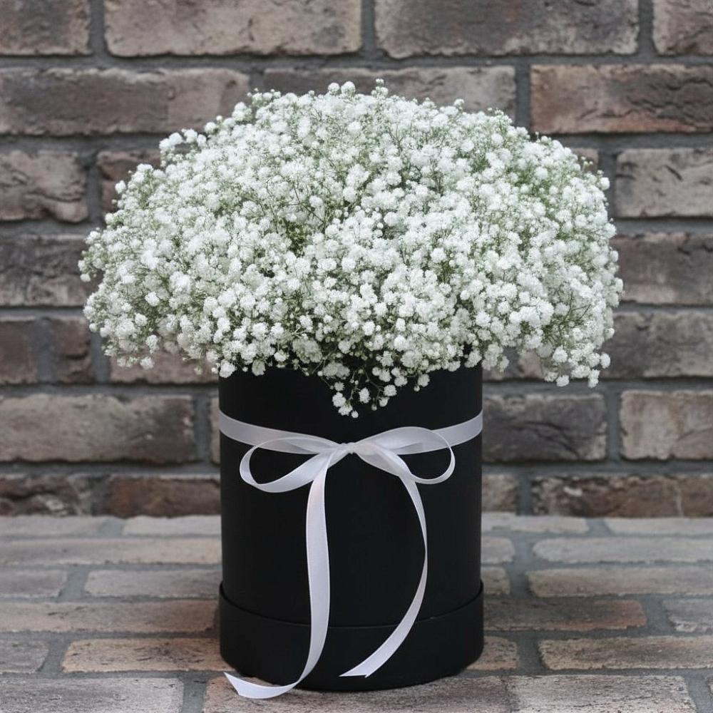 Цветочная композиция из Гипсофила в шляпной коробке в Полтавской