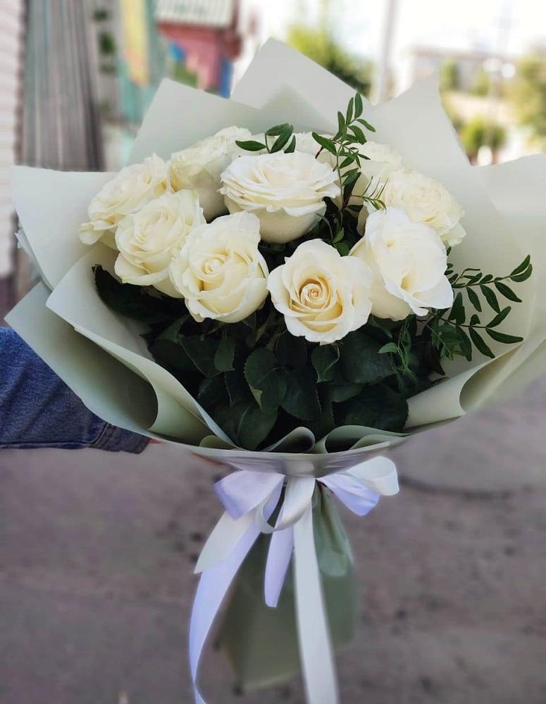 Букет Белые розы Проуд в Полтавской