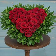 Цветочная композиция из Розы в виде сердца в Полтавской