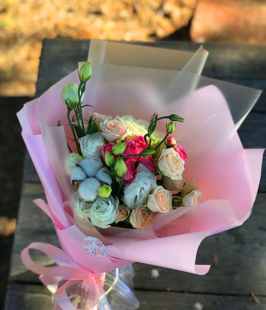 Букет цветов из: Розы и Лизиантусы в Полтавской