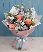 Букет цветов из:  Лизиантусы, Розы, Альстромерии и Гипсофила в Полтавской