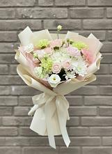Букет цветов из:  Гвоздики, Розы, Лизиантусы и Хризантемы в Полтавской