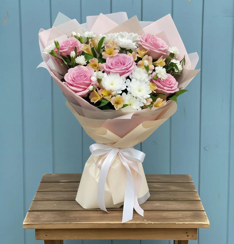 Букет цветов из: Гвоздики, Орхидеи и Розы в Полтавской