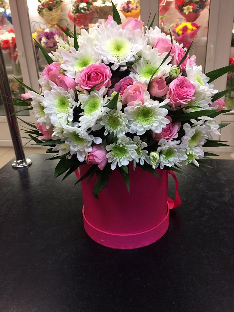 Цветочная композиция из Розы и Хризантемы в шляпной коробке в Полтавской