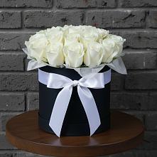 Цветочная композиция из Розы в шляпной коробке #REPLACE_PRED# Полтавской